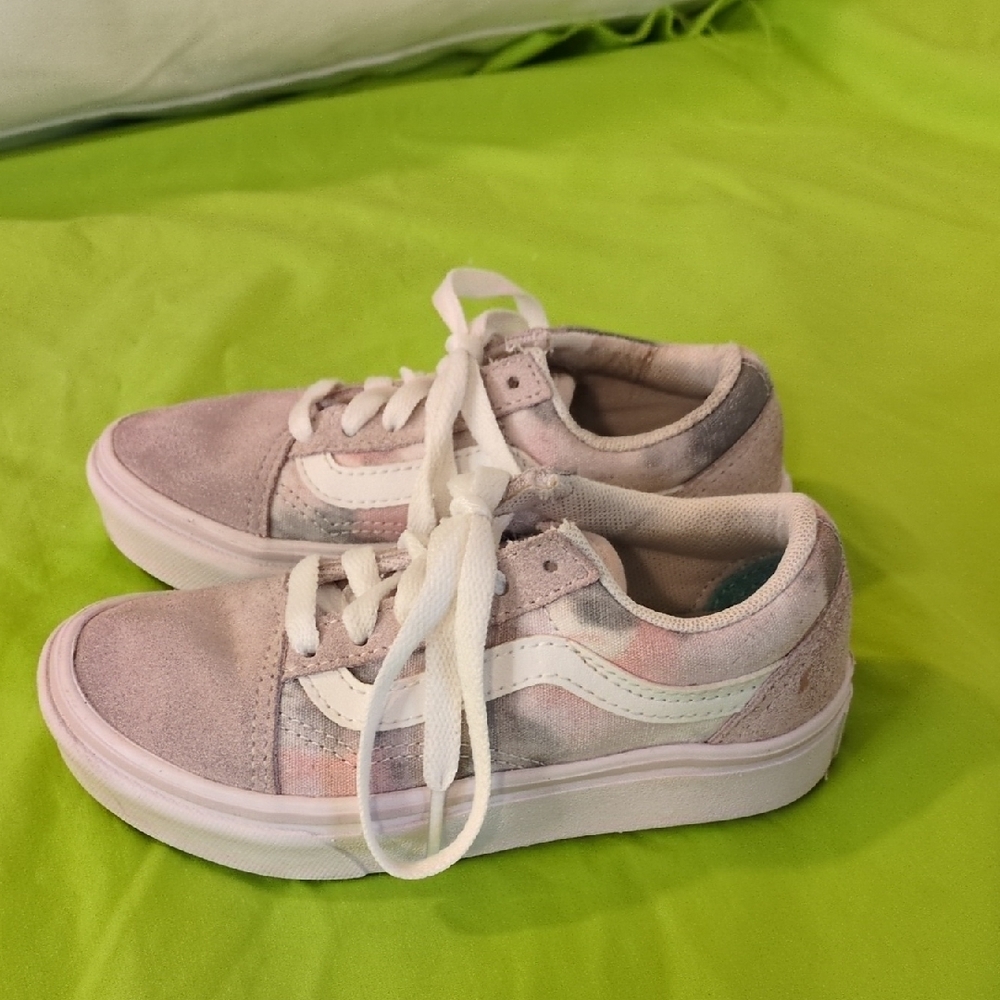 Vans Kids Low-Top Sneakers in Pastel Pink and White